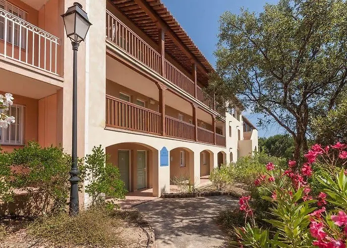 מלון P&v Le Hameau Des Issambrr 3*